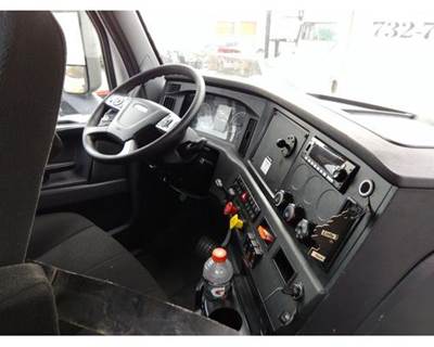 Freightliner Cascadia 126 Steering Column