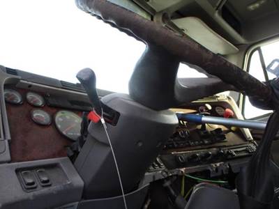 Freightliner Century Class 120 Steering Column for a Freightliner CENTURY 120