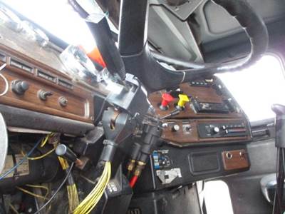 Freightliner FLD120 Steering Column