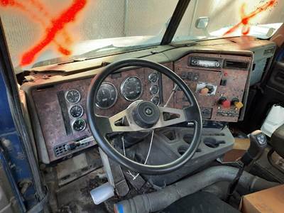 International 9200i Left Steering Column