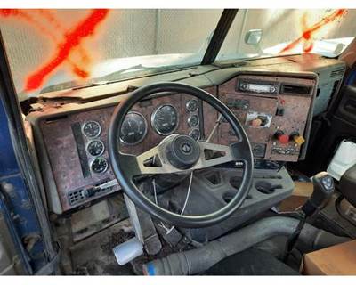 International 9200i Left Steering Column