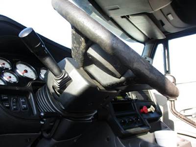 International ProStar Left Steering Column for a International PROSTAR 113
