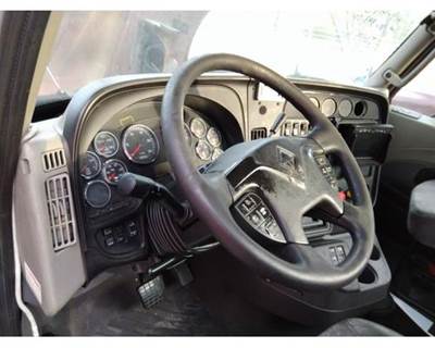 International ProStar Left Steering Column for a International PROSTAR 122