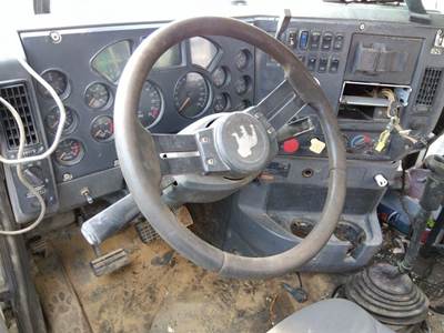 Mack Pinnacle CHU613 Steering Column for a Mack CHU613