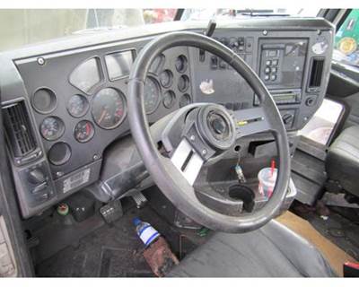 Mack Pinnacle CXP612 Steering Column for a Mack CXP612