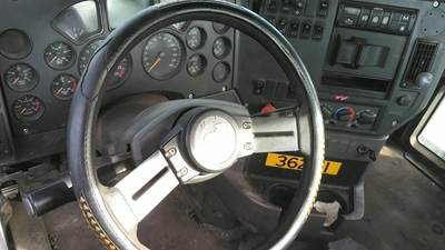 Mack Pinnacle CXU612 Left Steering Column for a Mack CXU612
