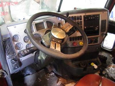 Mack Pinnacle CXU613 Left Steering Column for a Mack CXU613