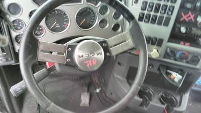 Mack Pinnacle CXU613 Left Steering Column for a Mack CXU613