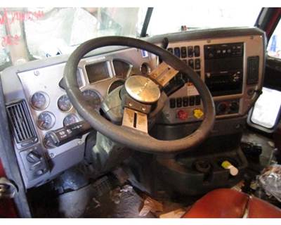 Mack Pinnacle CXU613 Left Steering Column for a Mack CXU613