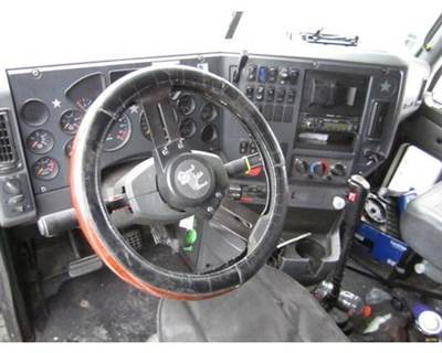 Mack Pinnacle CXU613 Steering Column for a Mack CXU613