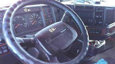 Volvo VNL Left Steering Column