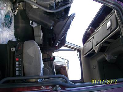 Volvo VNL Steering Column