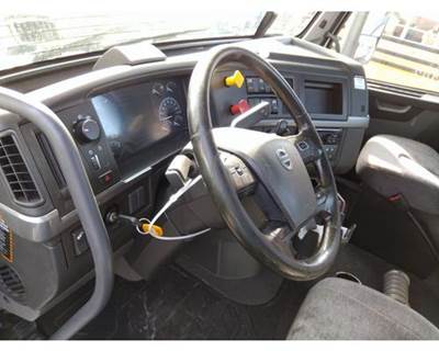 Volvo VNR Steering Column