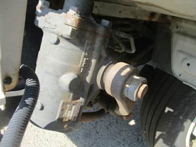 Isuzu NRR Steering Gear / Rack