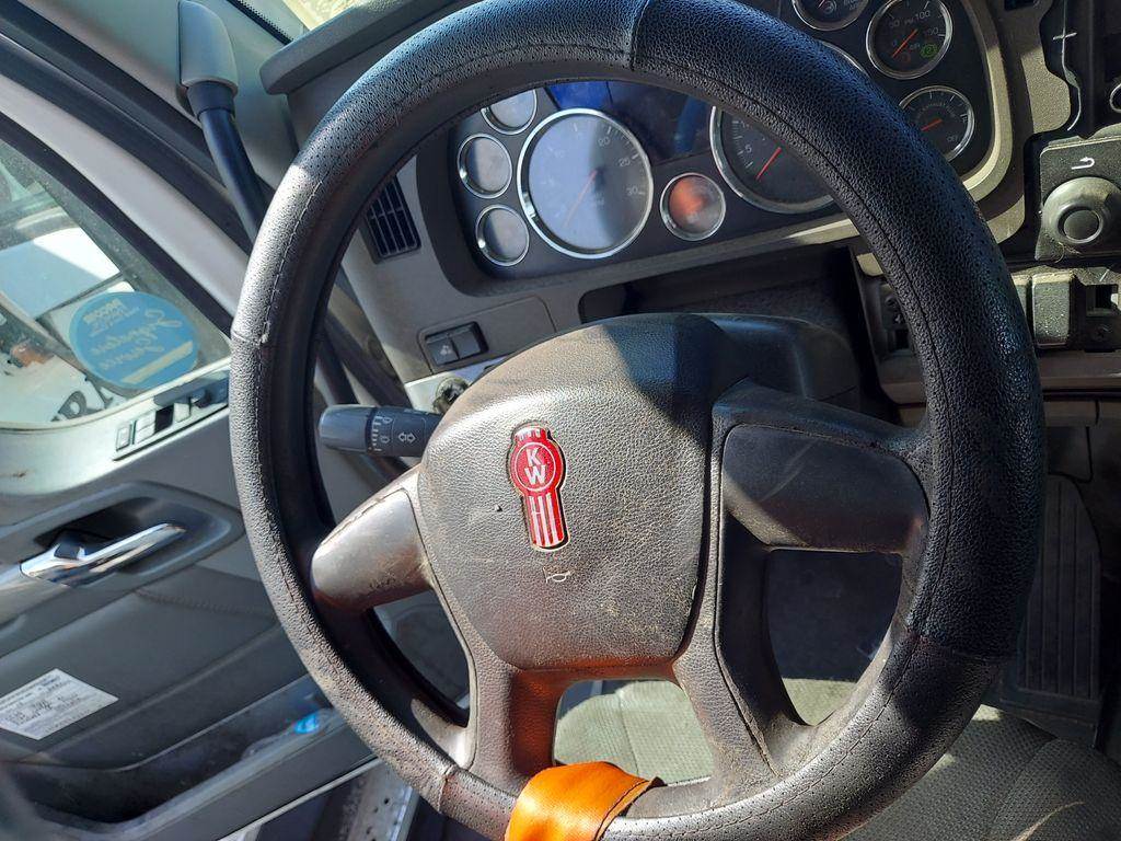 2017 Kenworth T680 Steering Wheel For Sale Stockton, CA 2269573