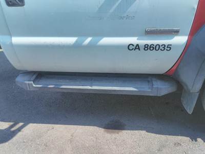 Ford F-550 Right Step Fairing for a Ford F550SD (SUPER DUTY)