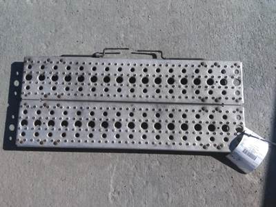 Freightliner Cascadia 113 Deck (Catwalk) Step