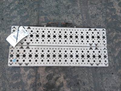 Freightliner Cascadia 113 Deck (Catwalk) Step