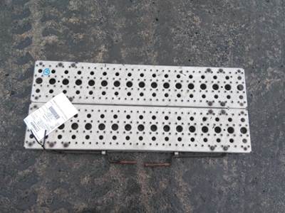 Freightliner Cascadia 113 Deck (Catwalk) Step