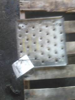 Freightliner Cascadia 113 Deck (Catwalk) Step