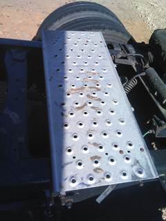 Freightliner Cascadia 113 Deck (Catwalk) Step