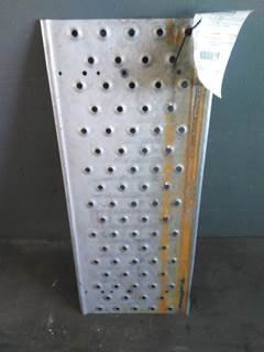 Freightliner Cascadia 113 Deck (Catwalk) Step for a Freightliner CASCADIA 113 2018UP