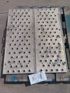 Freightliner Cascadia 113 Deck (Catwalk) Step