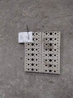 Freightliner Cascadia 113 Deck (Catwalk) Step