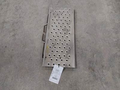 Freightliner Cascadia 113 Deck (Catwalk) Step for a Freightliner CASCADIA 113 2018UP