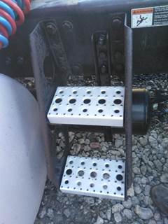 Freightliner Cascadia 113 Frame Step