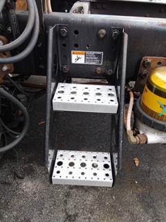 Freightliner Cascadia 113 Left Frame Step