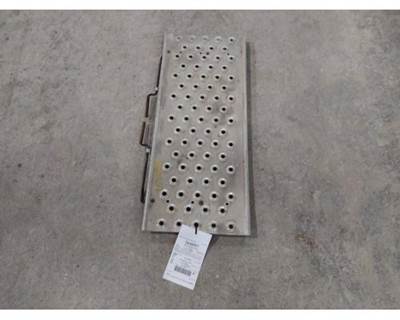 Freightliner Cascadia 113 Frame Step for a Freightliner CASCADIA 113 2018UP