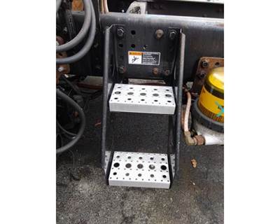 Freightliner Cascadia 113 Left Frame Step
