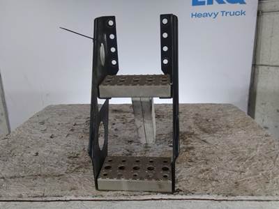 Freightliner Cascadia 116 Frame Step