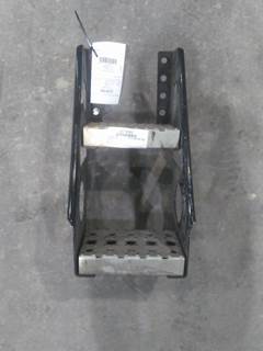 Freightliner Cascadia 116 Right Frame Step