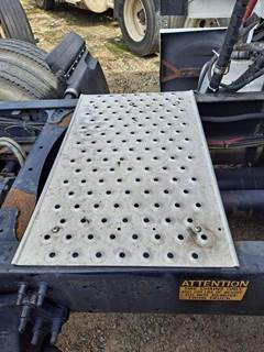 Freightliner Cascadia 125 Step