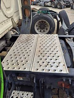 Freightliner Cascadia 125 Step