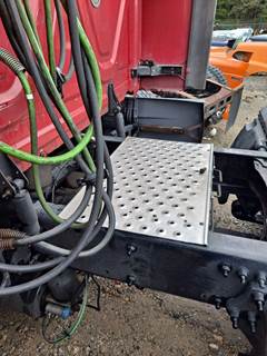 Freightliner Cascadia 125 Step