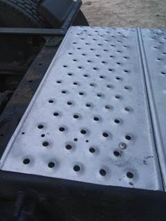 Freightliner Cascadia 125 Step