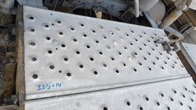 Freightliner Cascadia 125 Step