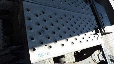 Freightliner Cascadia 125 Step