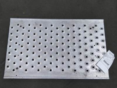 Freightliner Cascadia 125 Step