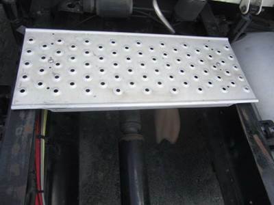 Freightliner Cascadia 125 Step