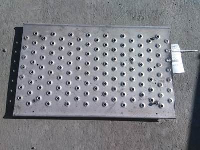 Freightliner Cascadia 125 Step