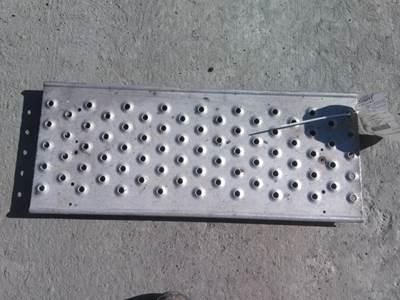 Freightliner Cascadia 125 Step