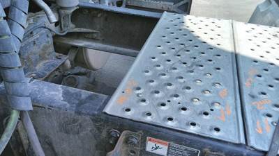 Freightliner Cascadia 125 Step