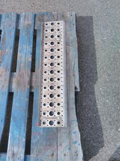 Freightliner Cascadia 125 Step