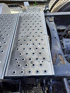 Freightliner Cascadia 125 Step