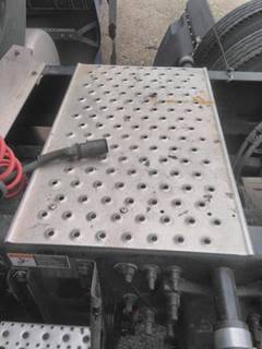 Freightliner Cascadia 125 Step