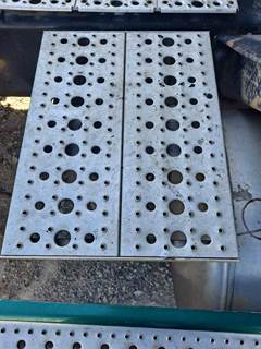 Freightliner Cascadia 125 Step